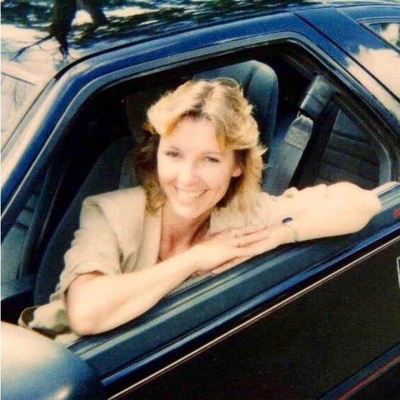 Meet your Posher, Cindy - Picture 1 of 1